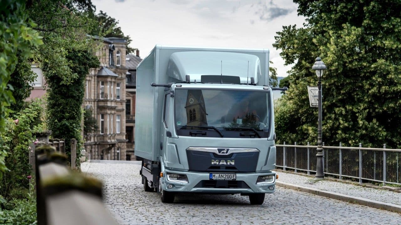 MAN now offers a complete portfolio of eTrucks from twelve to 42 tonnes