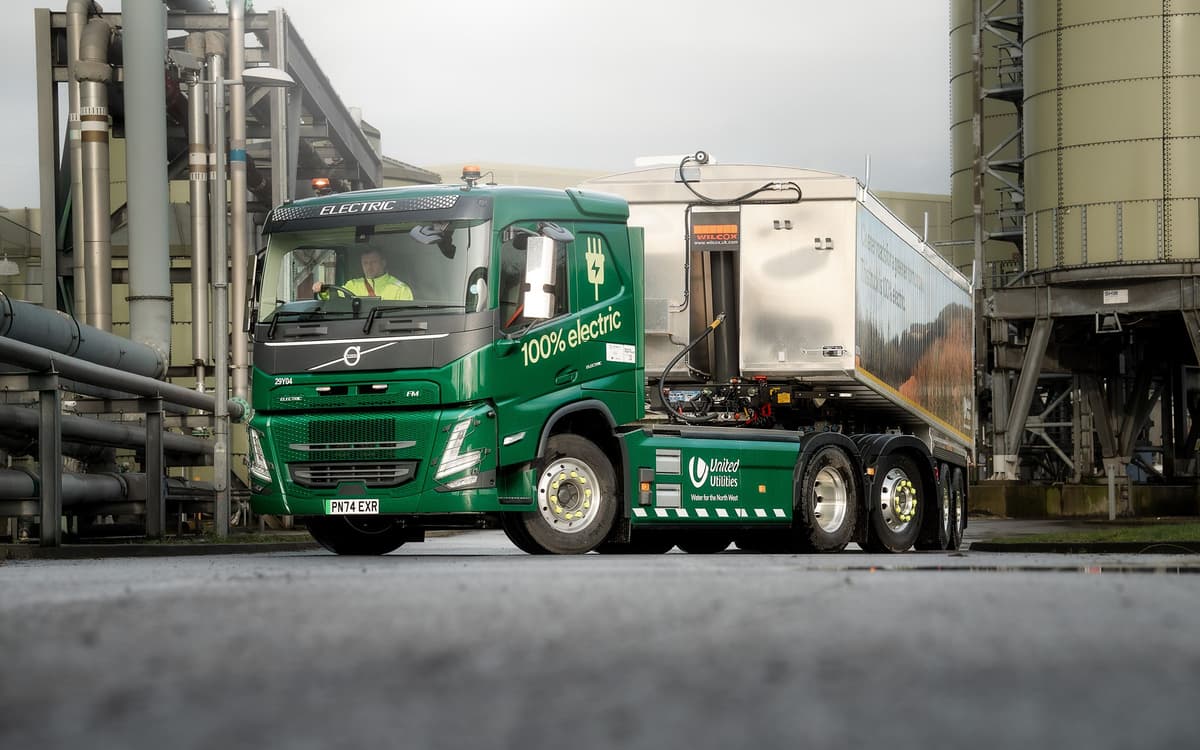 United Utilities has added four new Volvo FM Electric 6x2 tractor units into its commercial vehicle fleet as the business pushes ahead with its ambitious decarbonisation targets