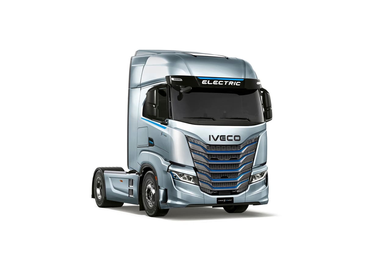 Heavy-duty IVECO S-eWay features up to 500km range and 350kW rapid charging capabilities, providing a solution for regional applications and an extensive portion of artic 4x2 vocational missions