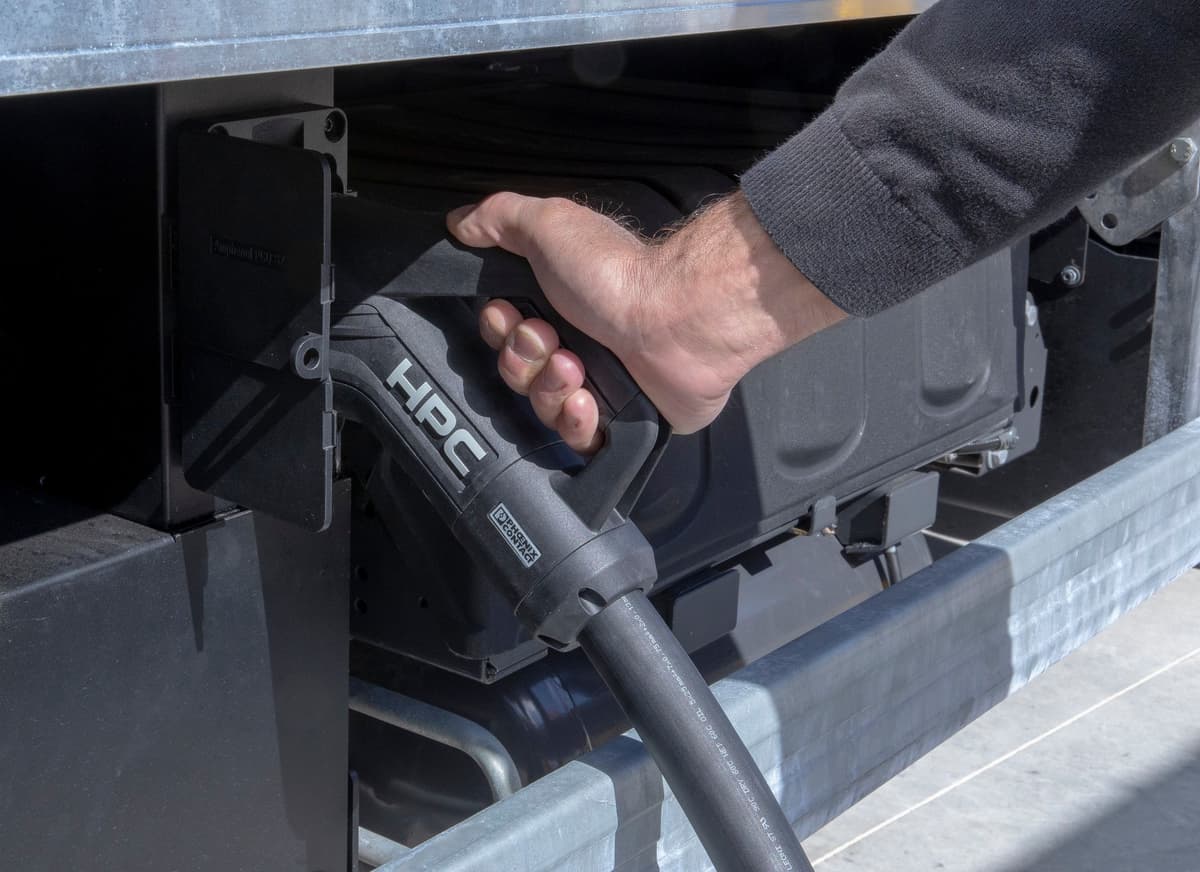 Renault Trucks obtains the first electric retrofitted truck homologation in France