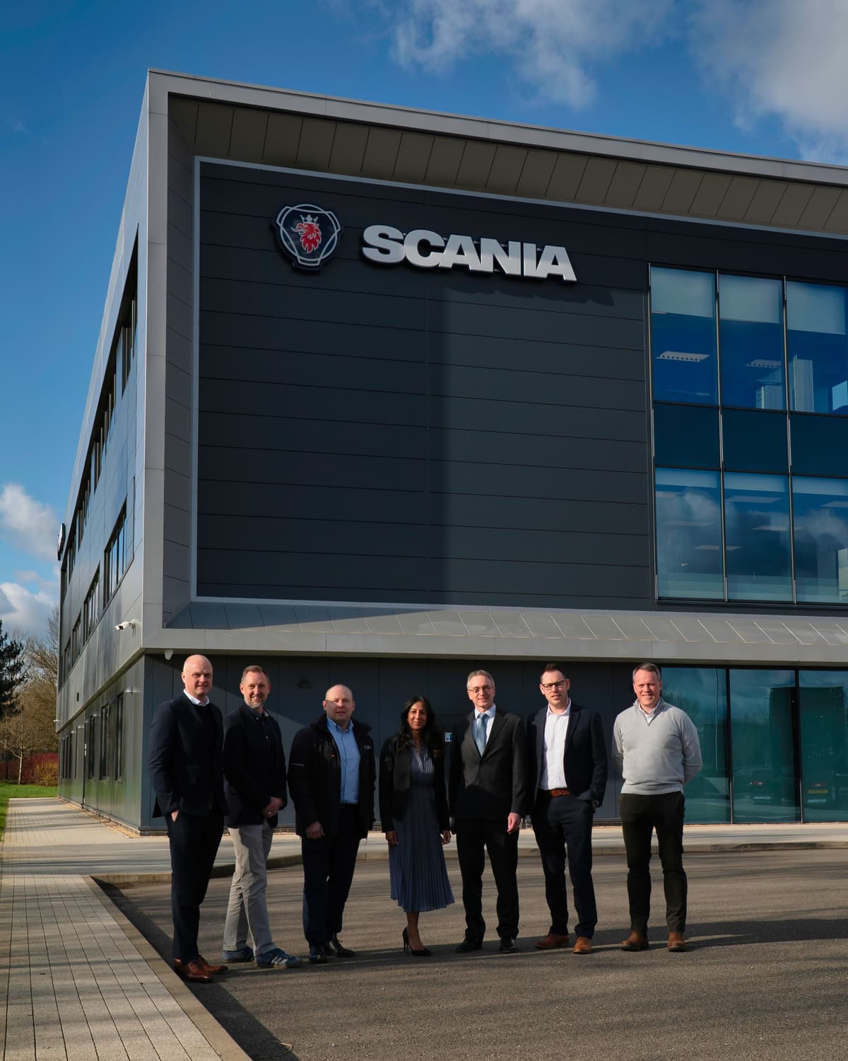 Explore Transport secures the first Scania FCEV (Fuel Cell Electric Vehicle) prototype for their UK operations