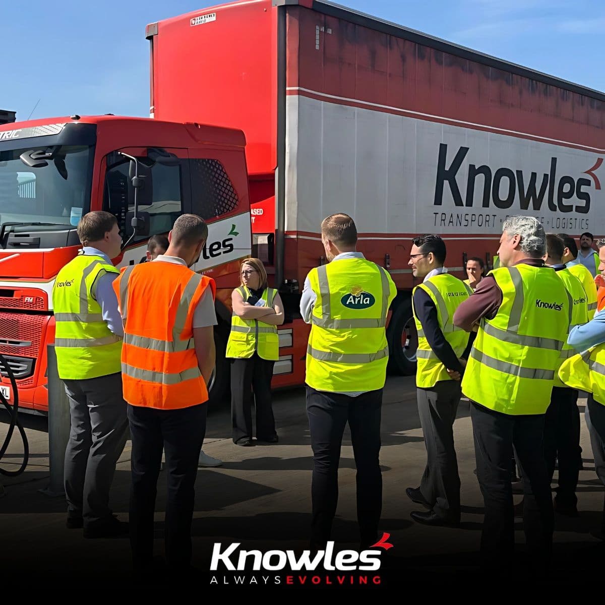 Knowles Logistics joined forces with FMCG supply chain consultancy experts Simply Supply Chain and Volvo Trucks UK to host a decarbonisation event showcasing their collaborative effort on the 3PL provider’s journey to Net Zero.