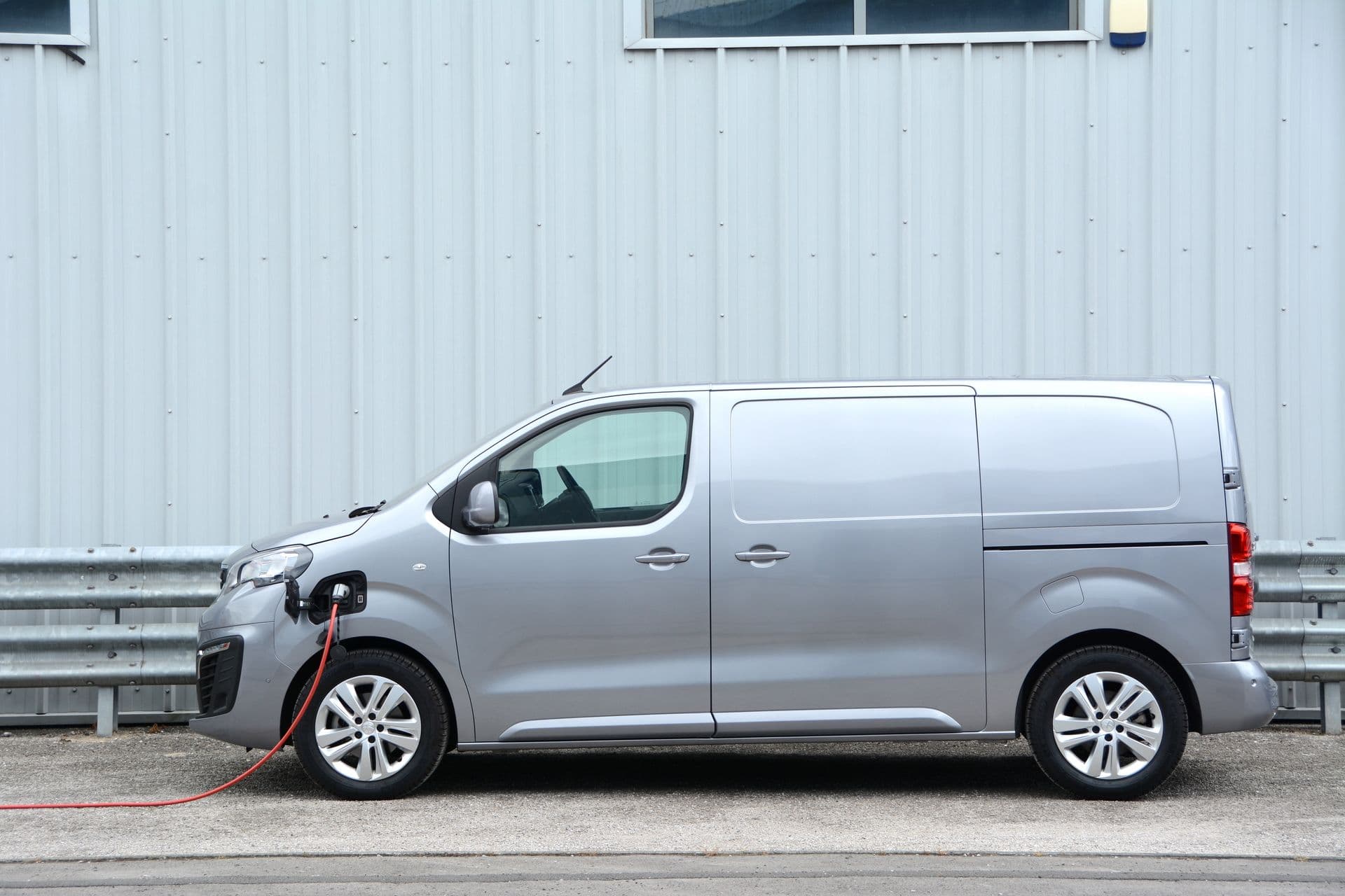 Electric Vehicles now available on FlexiHire from DriveElectric