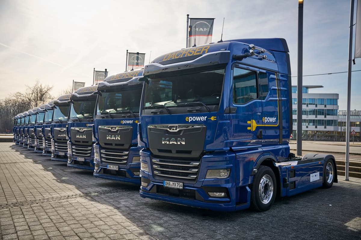 More cargo space for emission-free long-distance transport: Dachser puts 12 MAN eTGX ultra-low-liner trucks into operation