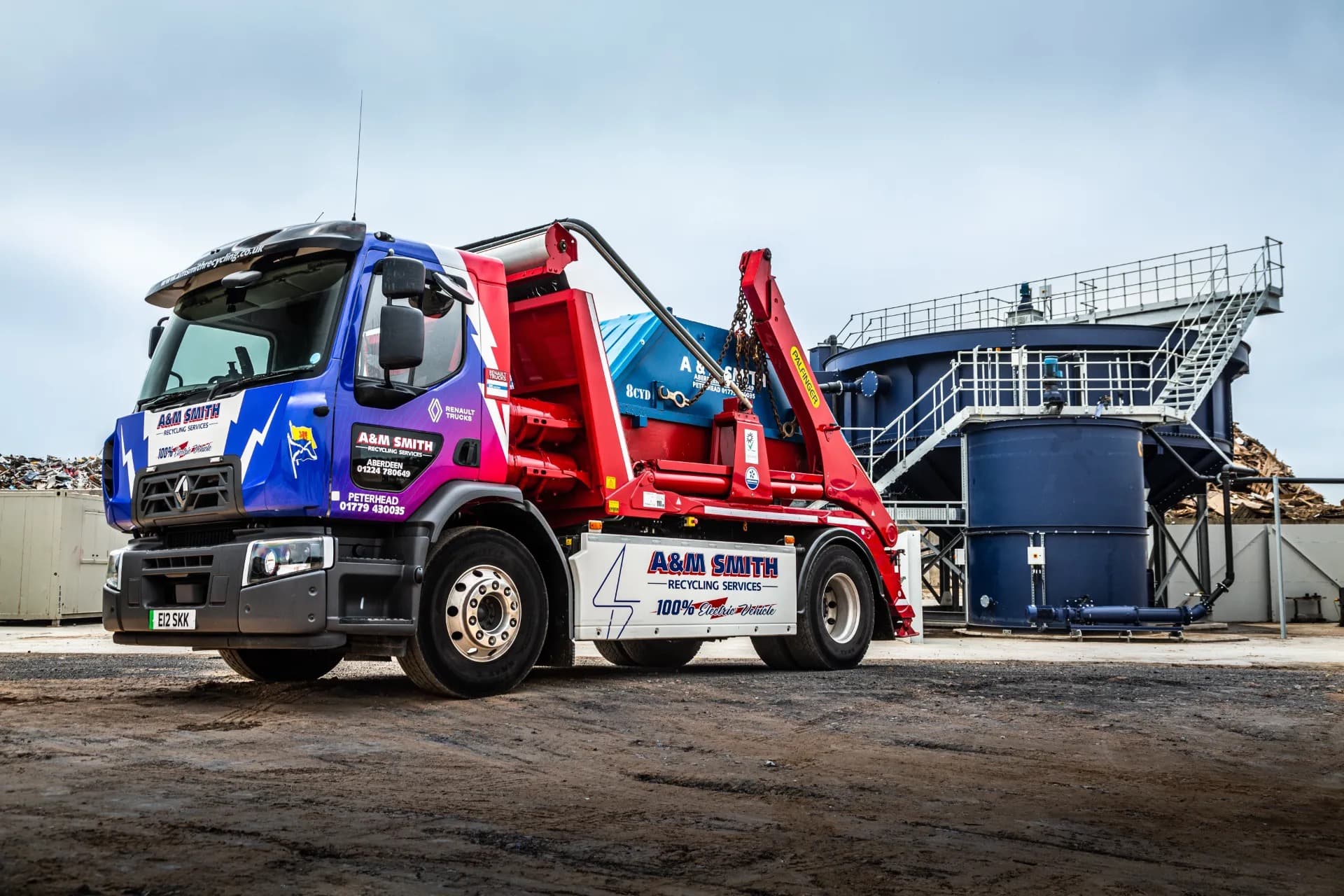 A&M Smith Recycling puts Scotland's first Renault Trucks electric skip loader to work